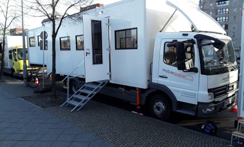 Fahrzeug-Vermietung, Crew-Aufenthalt, Team-Aufenthalt, Mannschaftswagen