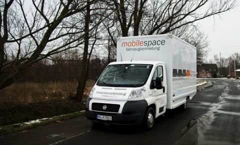 Maskenmobil Mietfahrzeug M2 Masken-Sprinter Außenansicht