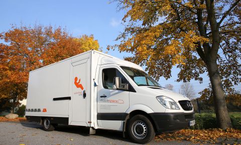 combined Mask Wardrobe truck, Maskenmobile