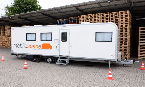 Büromobile  mobilespace Fahrzeugvermietung