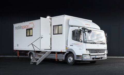 Maskenmobil Mietfahrzeug M4 Masken-LKW Außenansicht