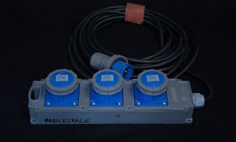 3fach Verteiler 16A CEE blau