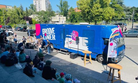 Der Groovelinder wird in Berlin eingeweiht. Der Groovelinder ein rollendes Musikklassenzimmer.
