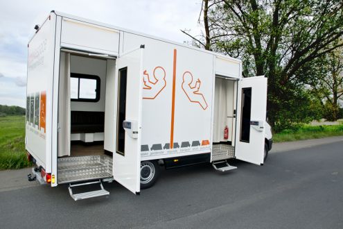 Büromobil, Officemobil, mobiler Schnittraum DIT Mobil, Produktionsbus, mobiles Büro 