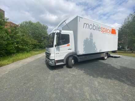 Set-LKW, Luxusausstattung, Akku-Ladestation, LKW für Set-Equipment, Klappbare Regale