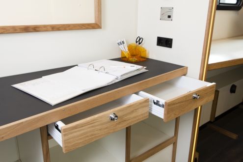 Büromobil, Officemobil, mobiler Schnittraum DIT Mobil, Produktionsbus, mobiles Büro 