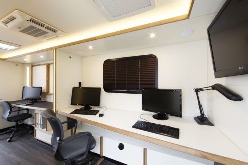 Büromobil, Officemobil, mobiler Schnittraum DIT Mobil, Produktionsbus, mobiles Büro 