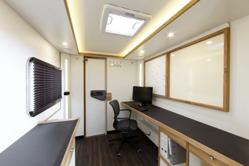 Büromobil, Officemobil, mobiler Schnittraum DIT Mobil, Produktionsbus, mobiles Büro 