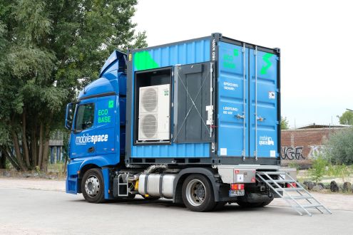 Grünstromerzeuger A01 aussen hinten links Kühlung