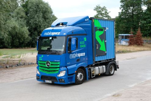 Grünstromerzeuger A01 aussen vorne links