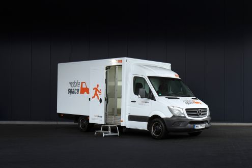 Garderobenmobil Mietfahrzeug G3 Sprinter mit Stangen Außenansicht