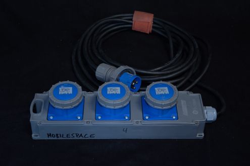 3fach Verteiler 16A CEE blau