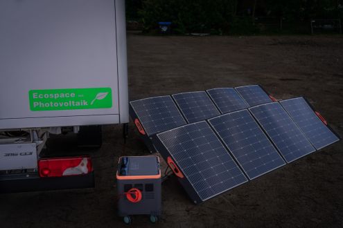 SpaceBox mit SolarPanelen 800Wp
